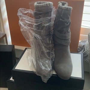 NWT Brand New Grey Slouchy Boots